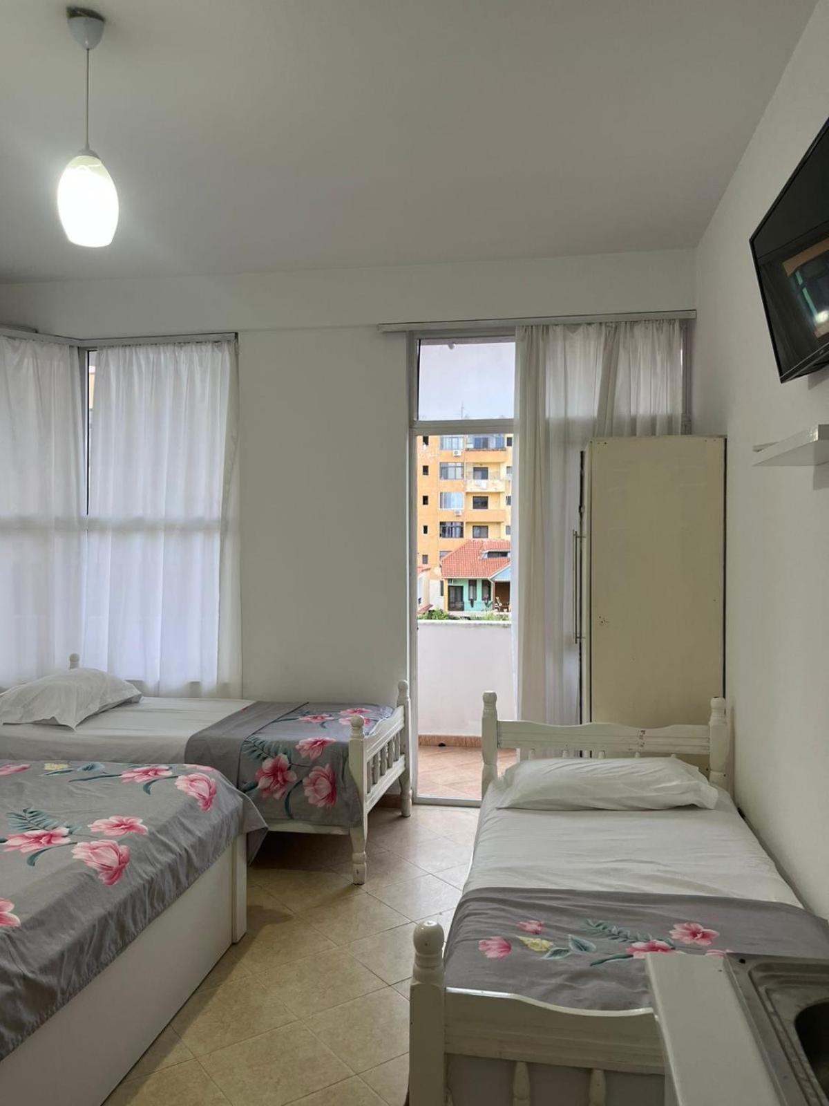 Elio'S Room Durrës Exterior foto